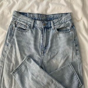 ❌SOLD❌ American Eagle Mom Jean